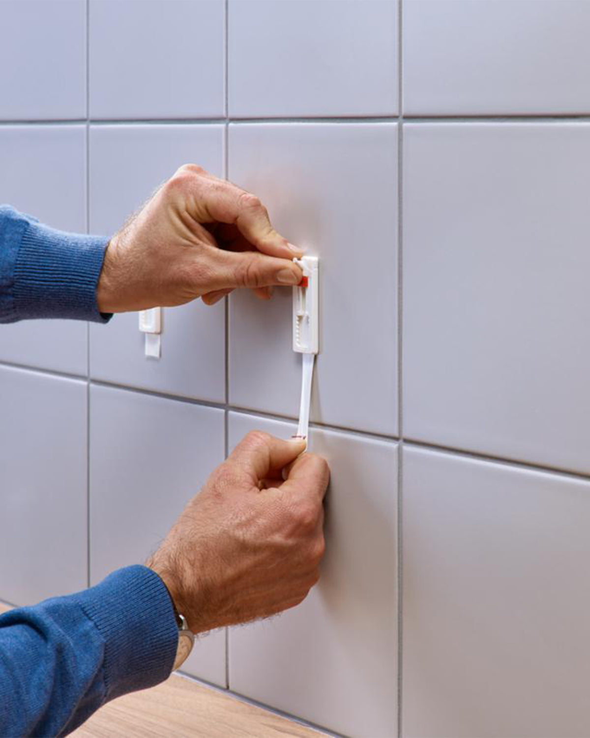 Self-adhesive Adjustable Tile Nail 2-pack